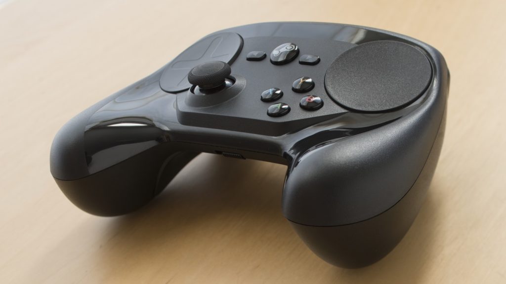 Imagen del Steam Controller donde se aprecia la curvatura del mando